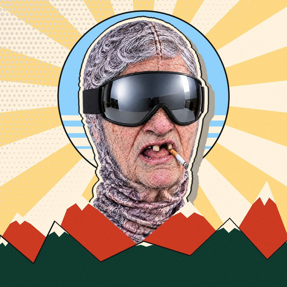Skimaske «Grosi Trudi» als Plakatmotiv: vor einer Retro-Sonne, über verschneiten Bergen